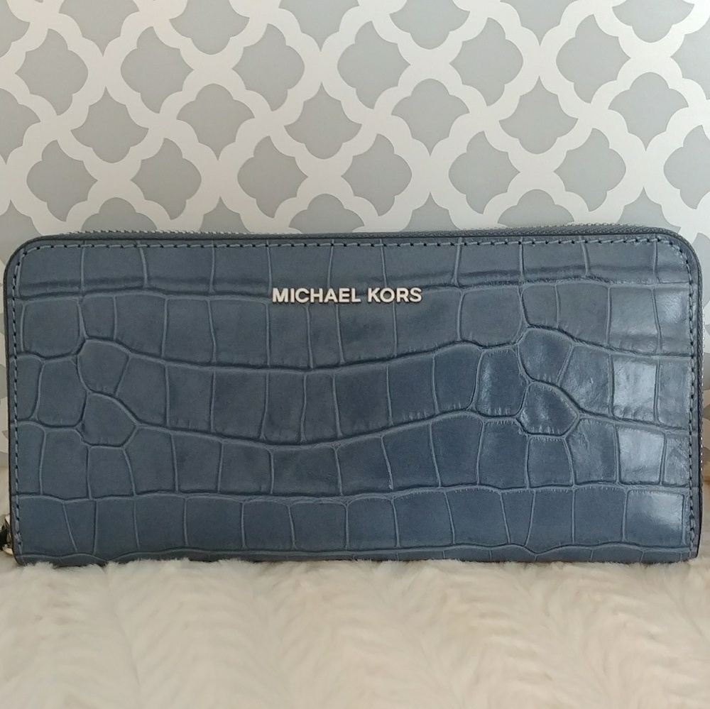 Authentic 💟Michael 💖Kors wallet new with tags